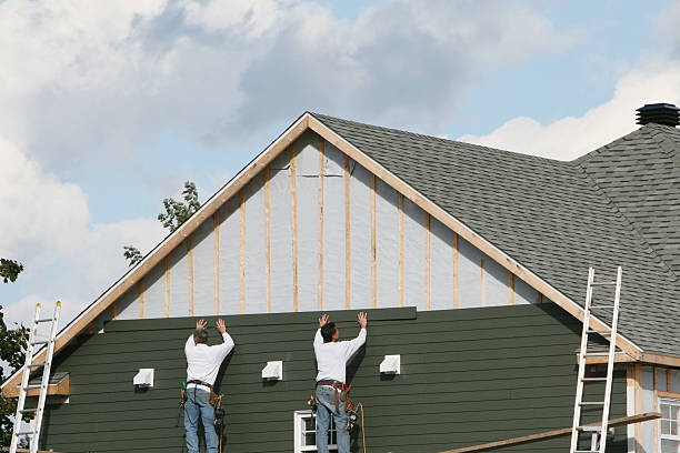 Professional Siding Contractor technician working in Kingston, WA